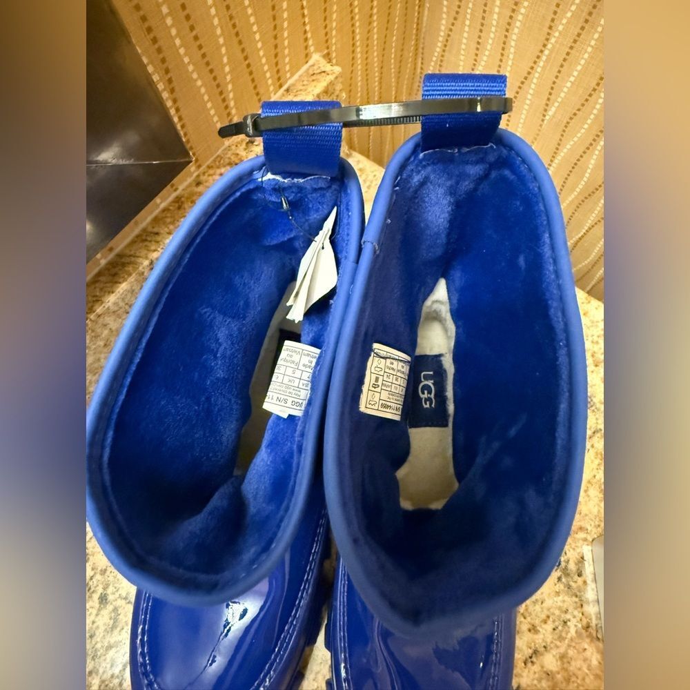 NWT UGG Classic Brellah Mini Boot Regal Blue Women's - Picture 4 of 14